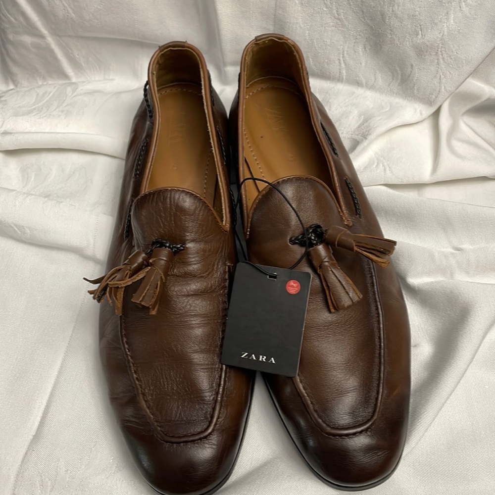 Zara men’s tassel loafers in size 42 European / 11.5 US